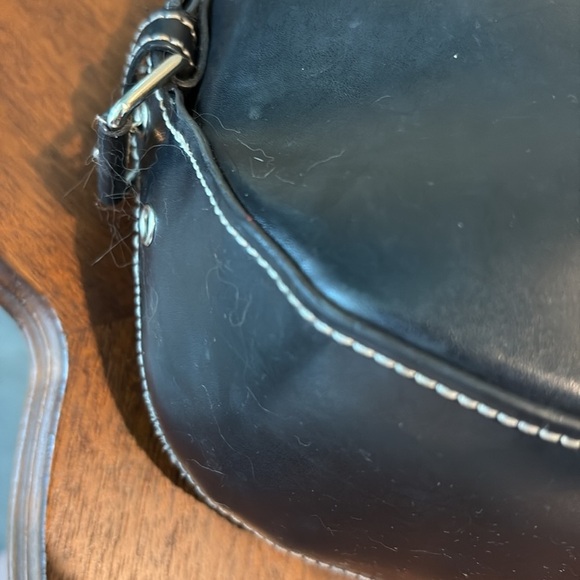 Tommy Hilfiger leather extra smooth Crossbody bag  navy blue/white stitching EUC - Picture 14 of 17